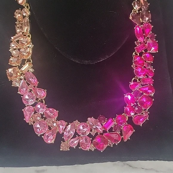 WHBM Pink necklace - Picture 2 of 5